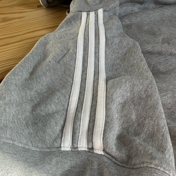 Adidas Short Sleeve Hoodie - Picture 4 of 5